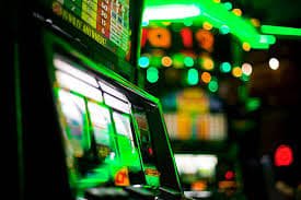 Antarmuka aplikasi mobile nuansaslot dengan live-dealer tables